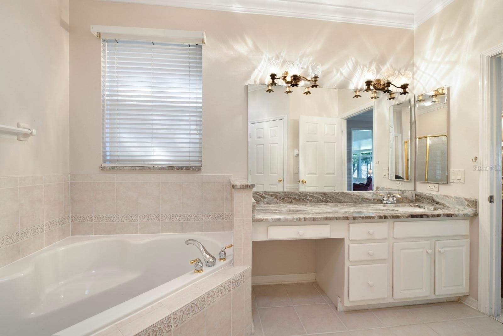 Single Family Residence at 8040 ARCADIAN CT, MOUNT DORA, photo 15 of 34
