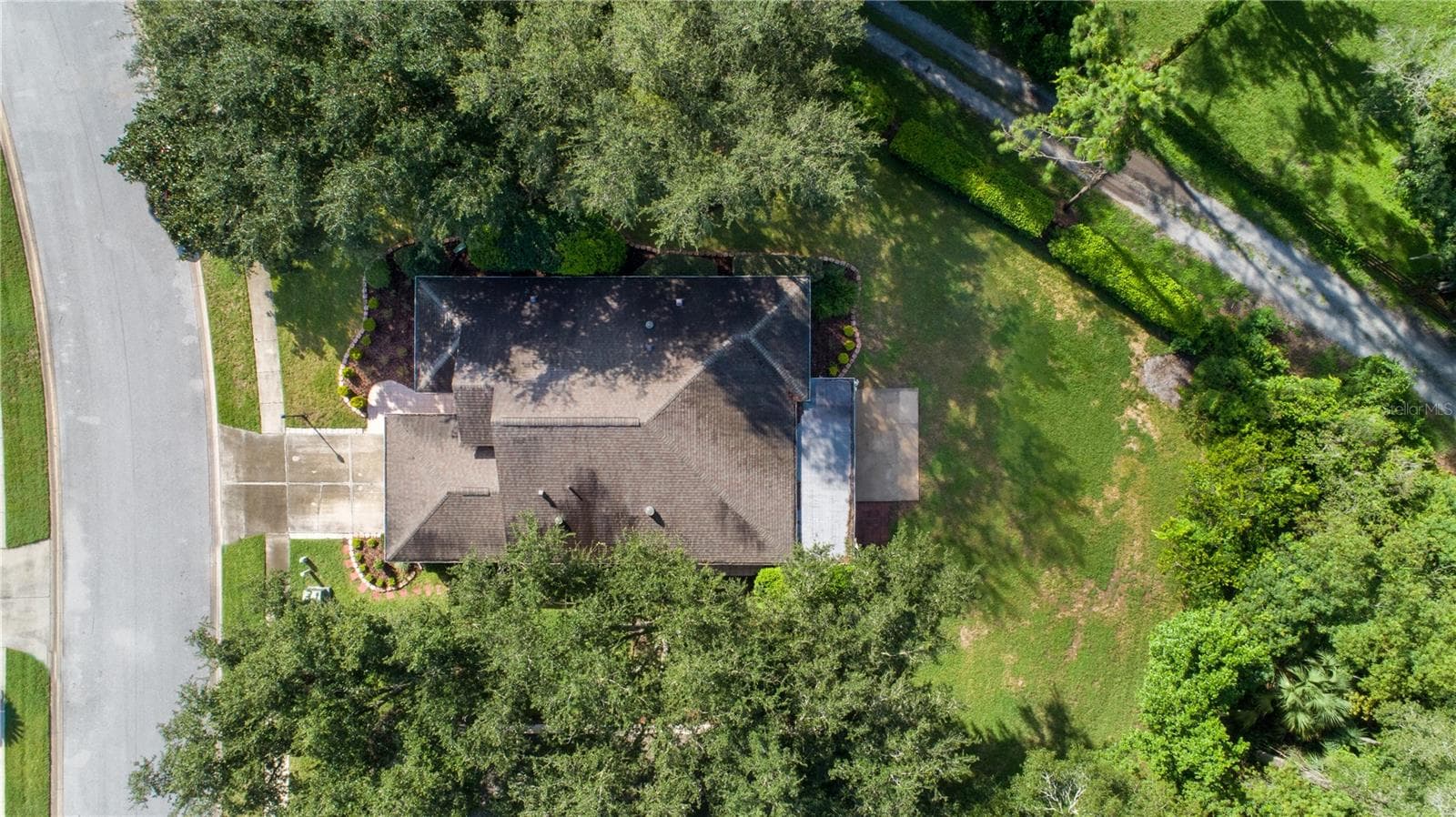Single Family Residence at 8040 ARCADIAN CT, MOUNT DORA, photo 32 of 34