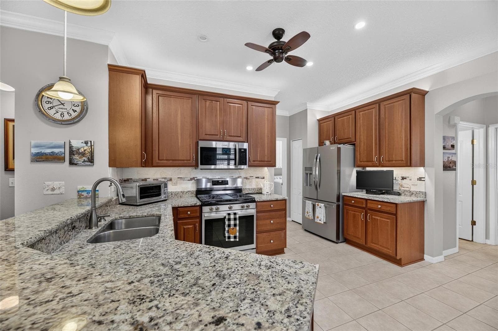 Beautiful Granite Countertops - 1229 HUNTINGTON GREENS DR #12, SUN CITY CENTER