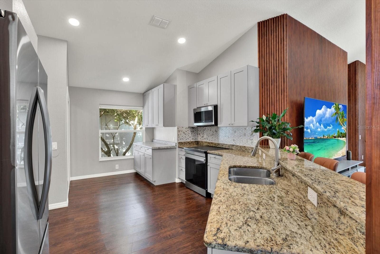 Single Family Residence at 1852 BLANCHARD CT, WESLEY CHAPEL, photo 4 of 41