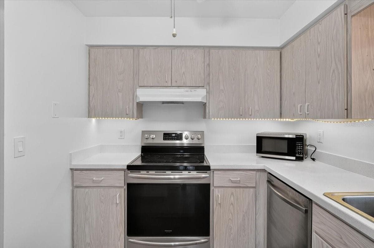 Condominium at 1340 GRAND BLVD #205, SARASOTA, photo 11 of 35
