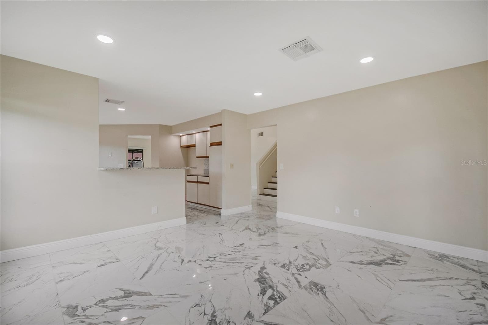 Single Family Residence at 301 BLUE BAYOU DR, KISSIMMEE, photo 10 of 44