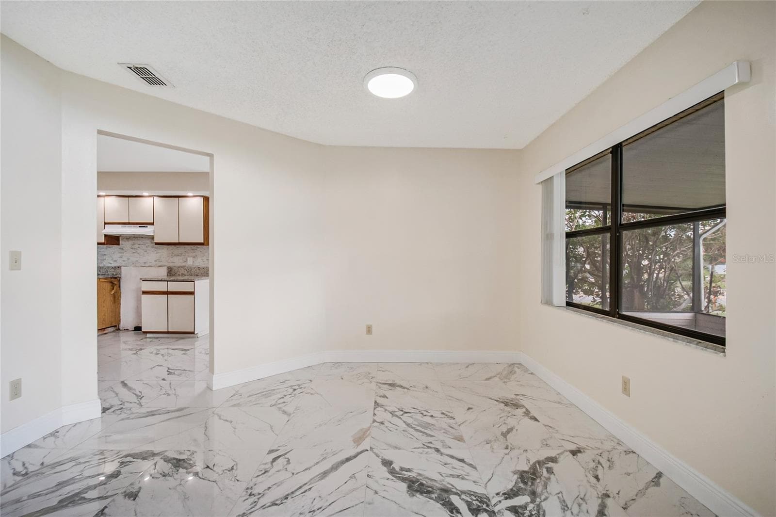 Single Family Residence at 301 BLUE BAYOU DR, KISSIMMEE, photo 17 of 44