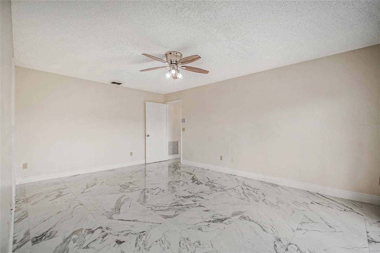 Single Family Residence at 301 BLUE BAYOU DR, KISSIMMEE, photo 24 of 44