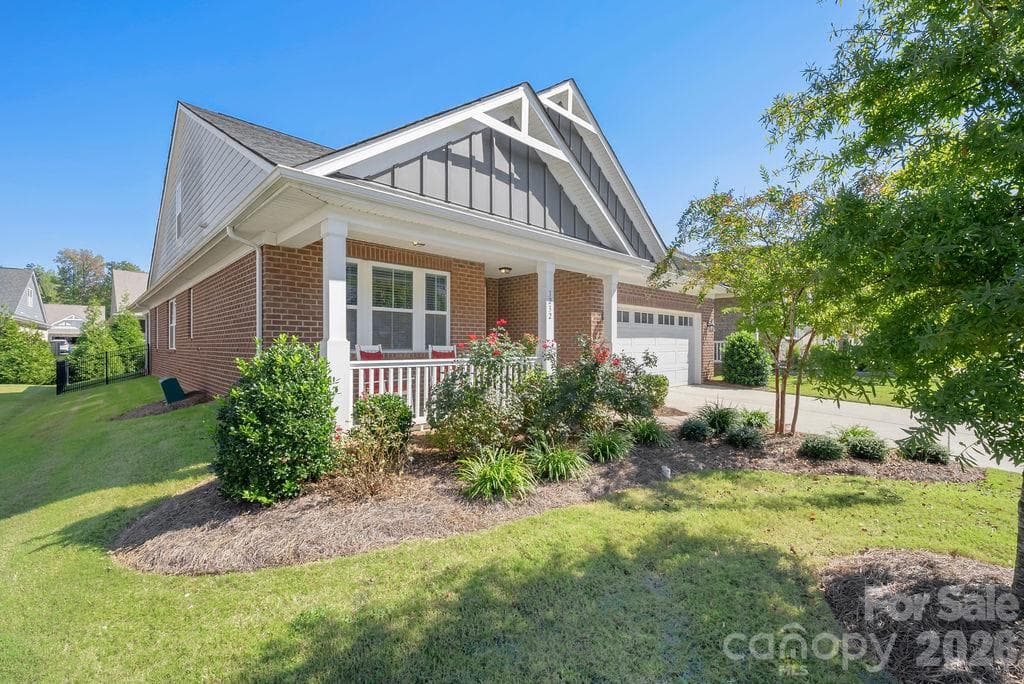 Single Family Residence at 3232 Marchers Trace Drive, Mint Hill, photo 2 of 37