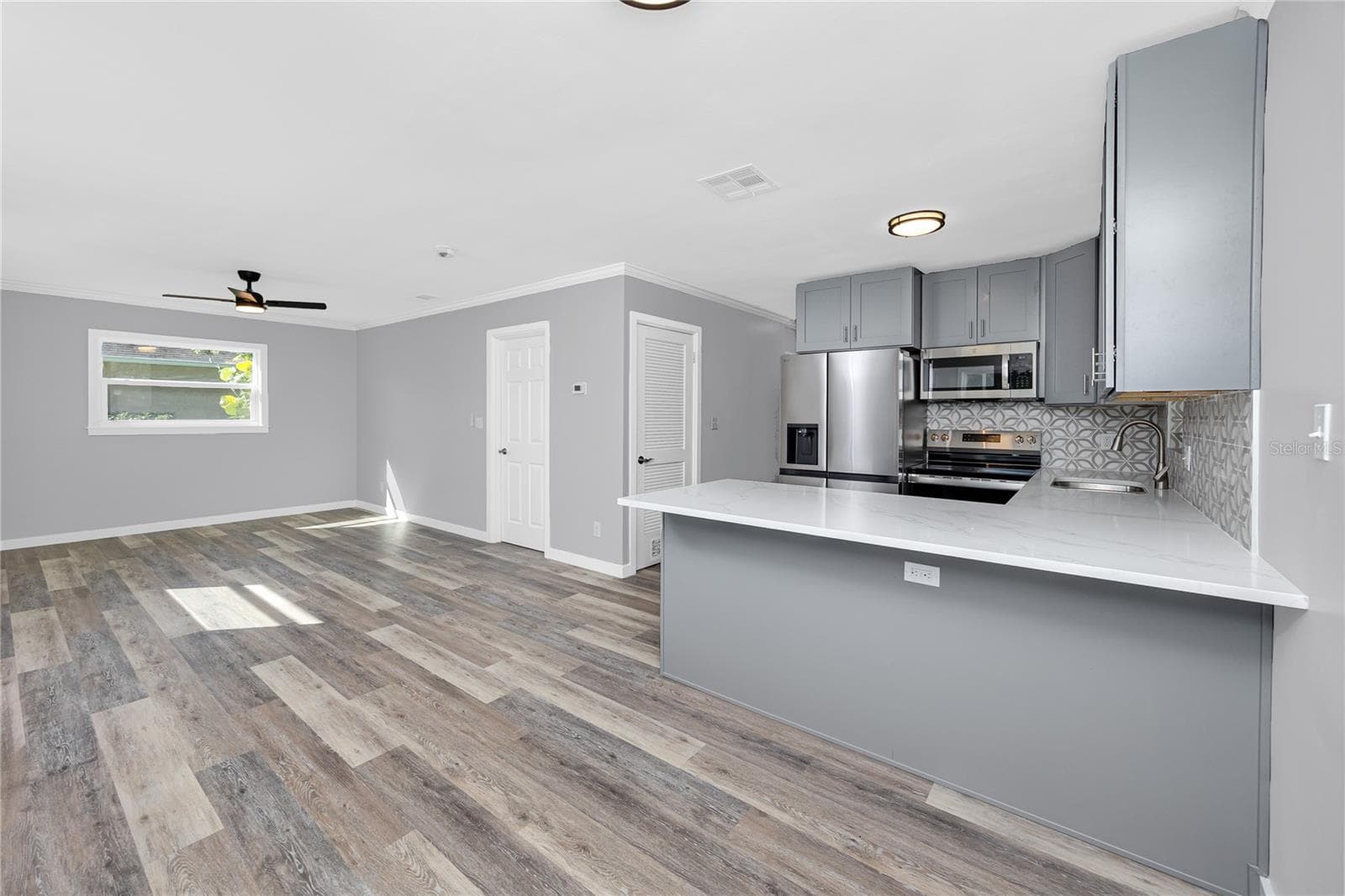 Single Family Residence at 6542 GEM LN, SEMINOLE, photo 9 of 35