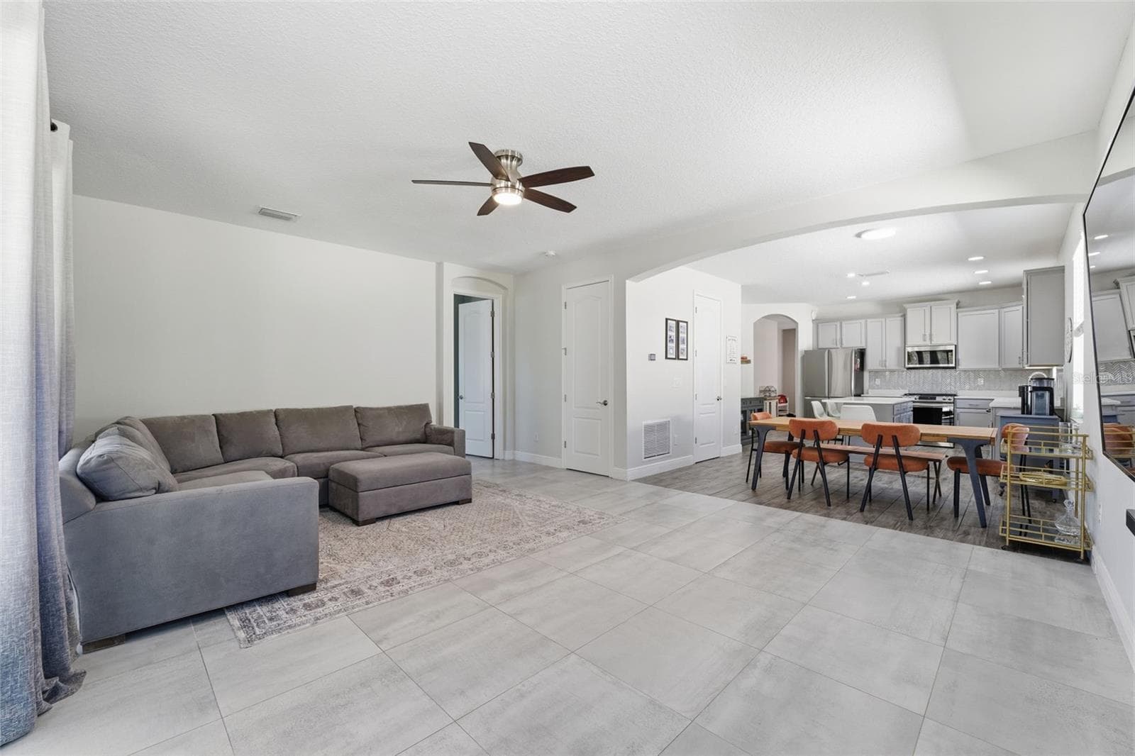 Single Family Residence at 8328 AUBURN RISE CT, LAND O LAKES, photo 3 of 35