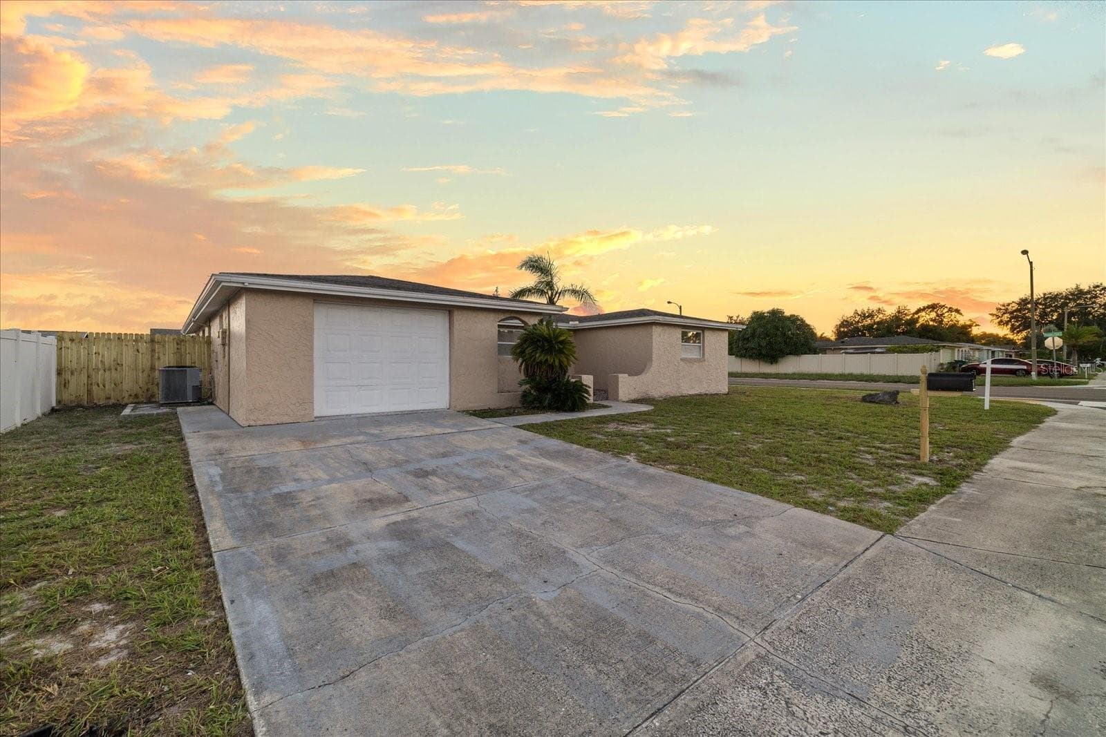 Single Family Residence at 7204 WESTCOTT DR, PORT RICHEY, photo 3 of 43