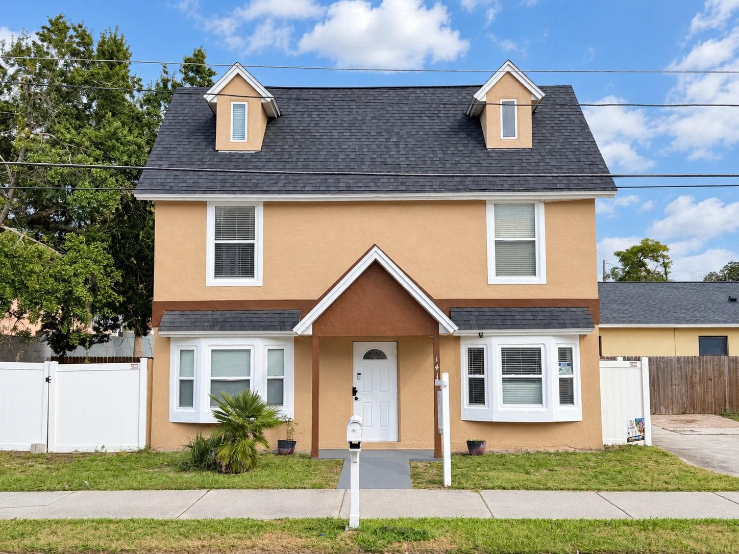 Single Family Residence at 141 S HIAWASSEE RD, ORLANDO, photo 2 of 55