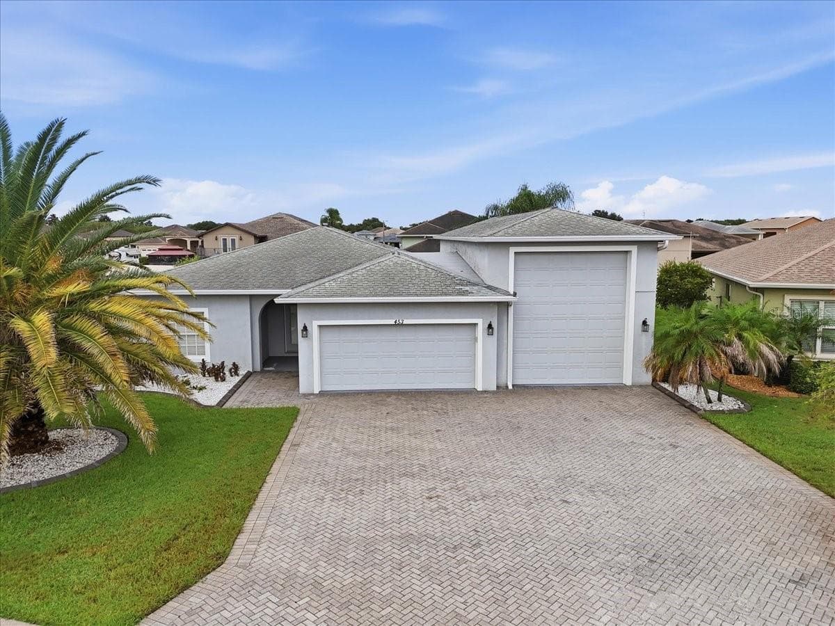 453 NOLANE LN