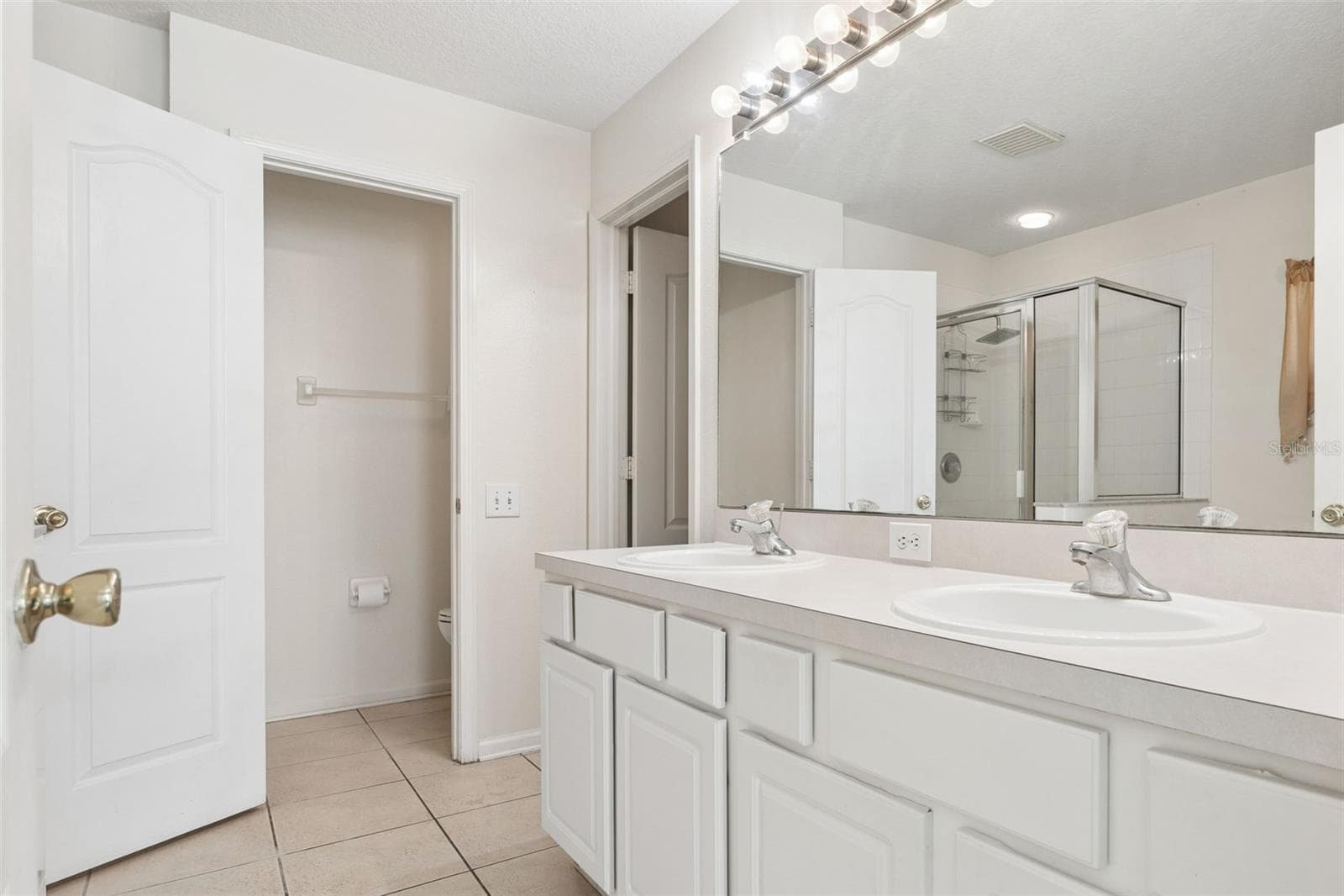 Single Family Residence at 13233 EARLY RUN LN, RIVERVIEW, photo 19 of 29