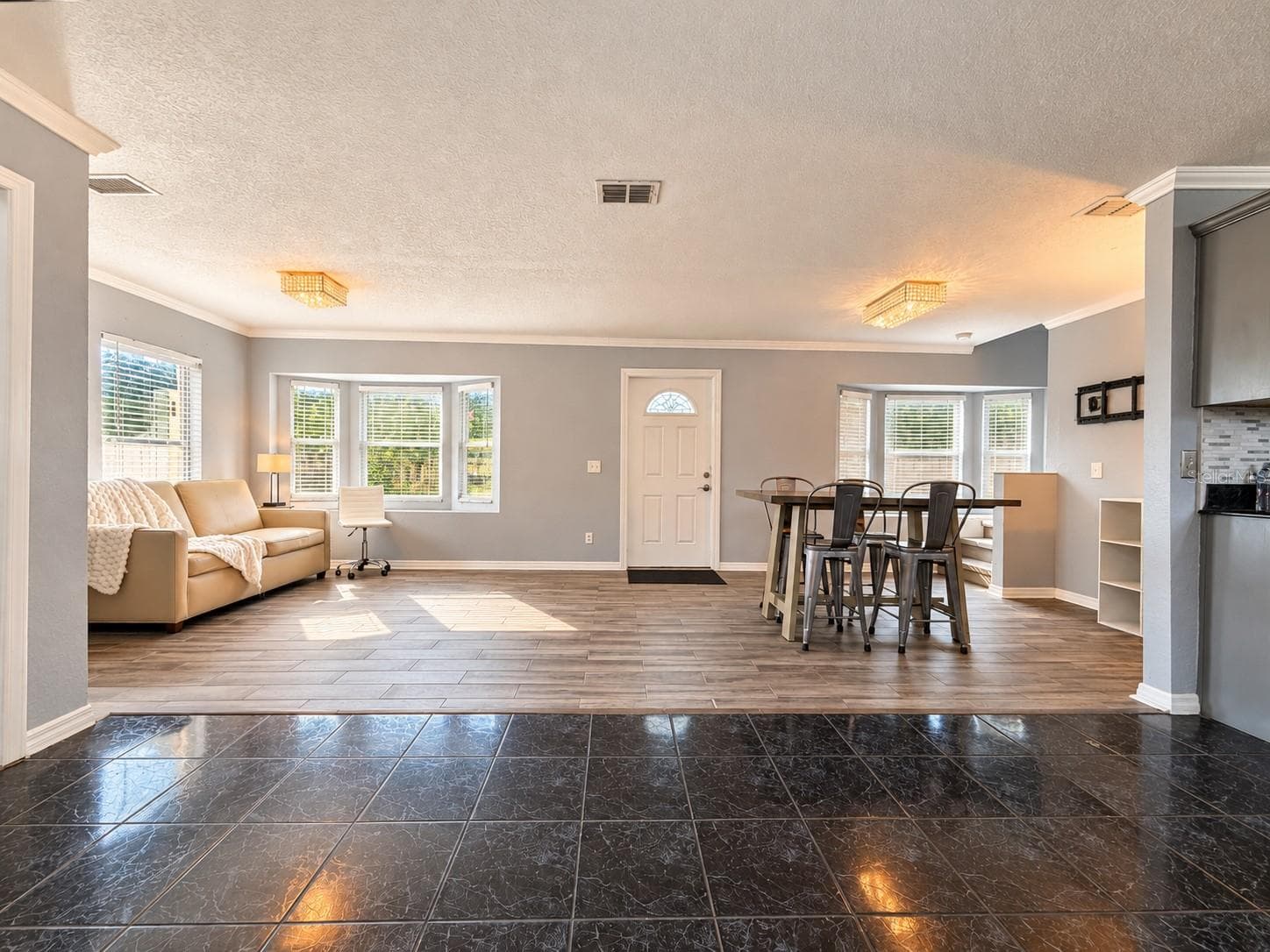 Living Room - 141 S HIAWASSEE RD, ORLANDO