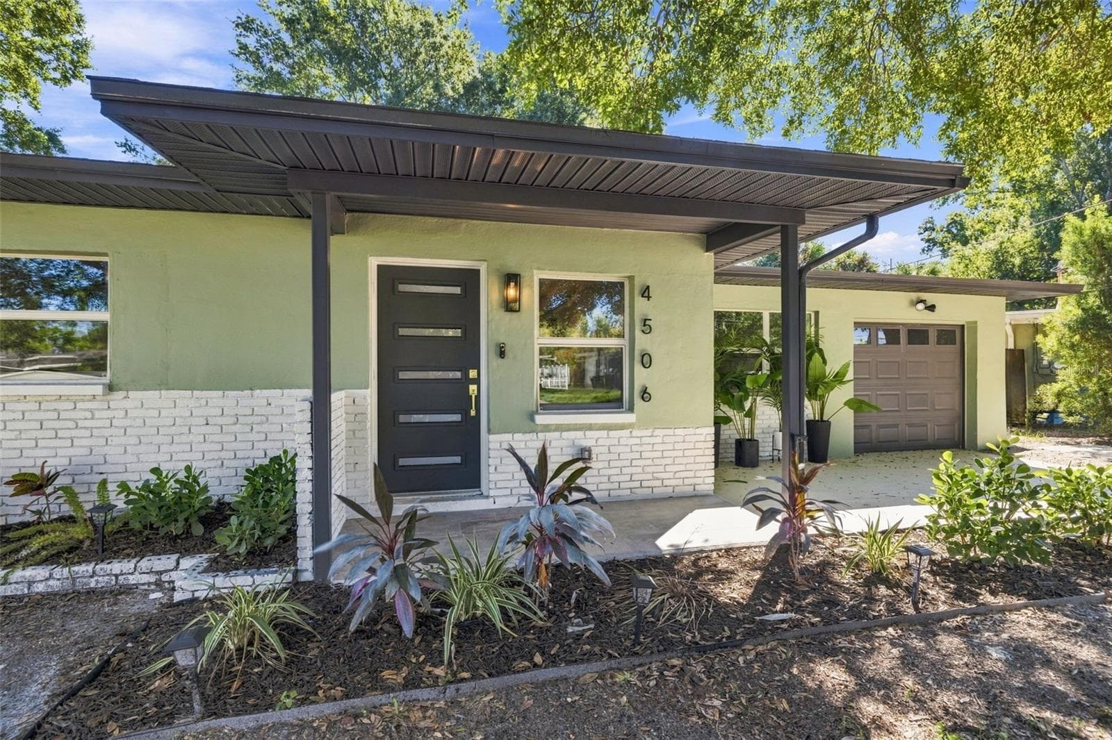 Single Family Residence at 4506 S CAMERON AVE, TAMPA, photo 2 of 35