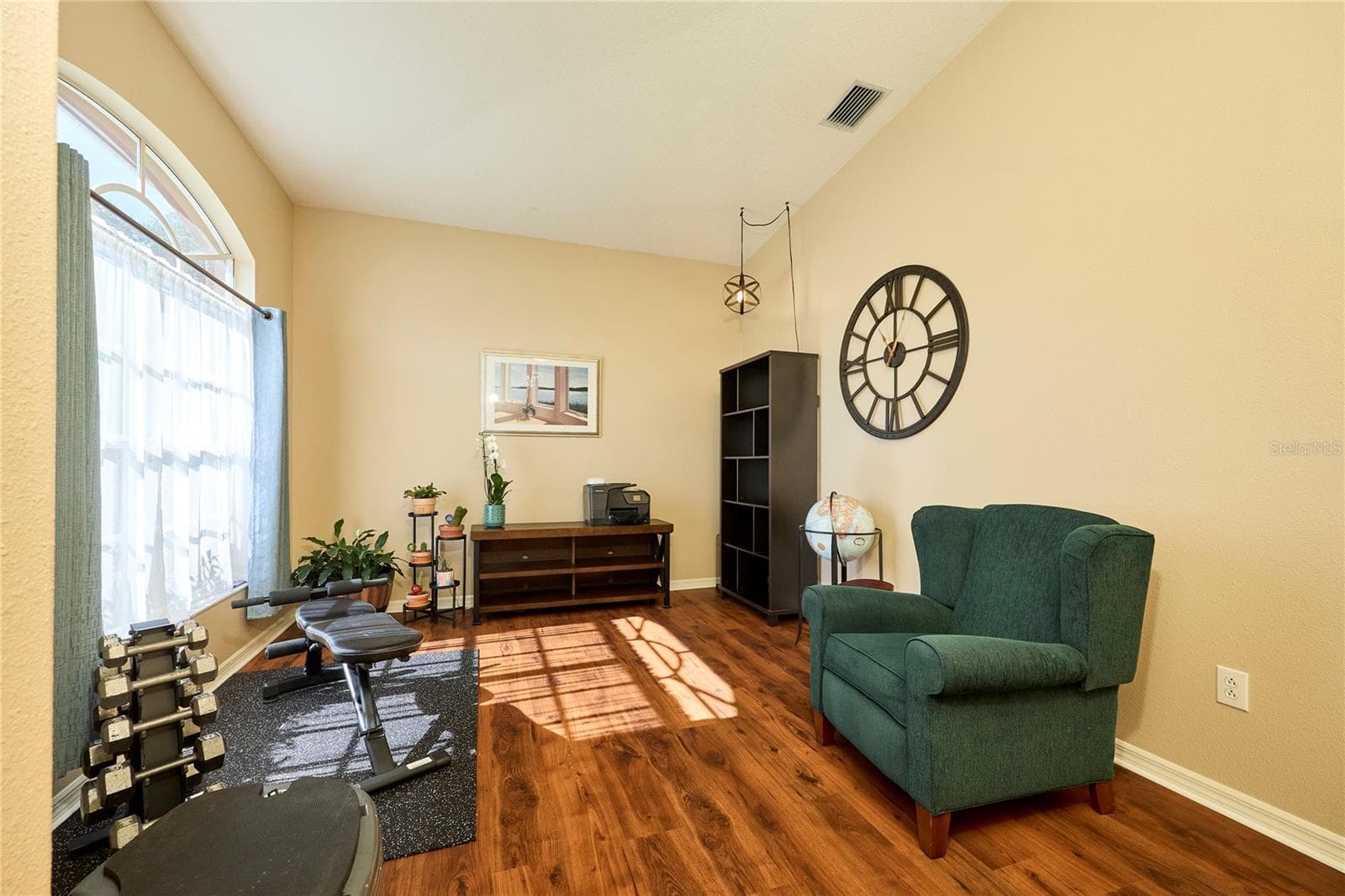 Single Family Residence at 18016 ROYAL FOREST DR, TAMPA, photo 10 of 71