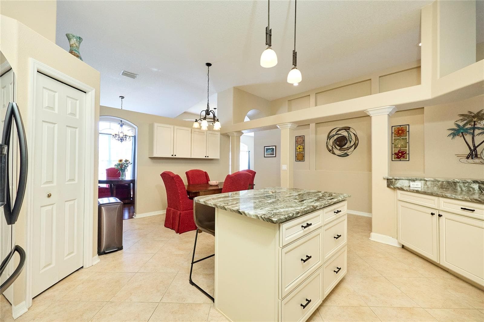 Single Family Residence at 18016 ROYAL FOREST DR, TAMPA, photo 18 of 71