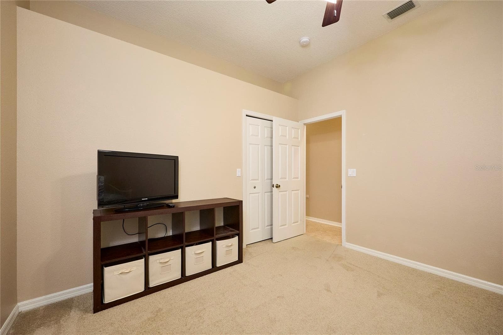 Single Family Residence at 18016 ROYAL FOREST DR, TAMPA, photo 48 of 71