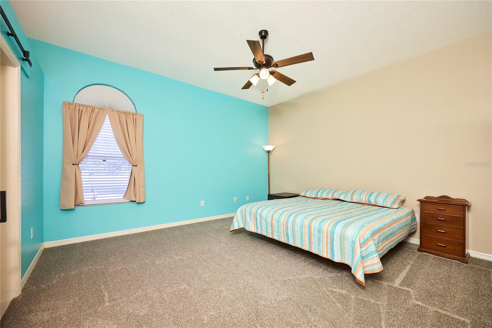 Single Family Residence at 18016 ROYAL FOREST DR, TAMPA, photo 49 of 71