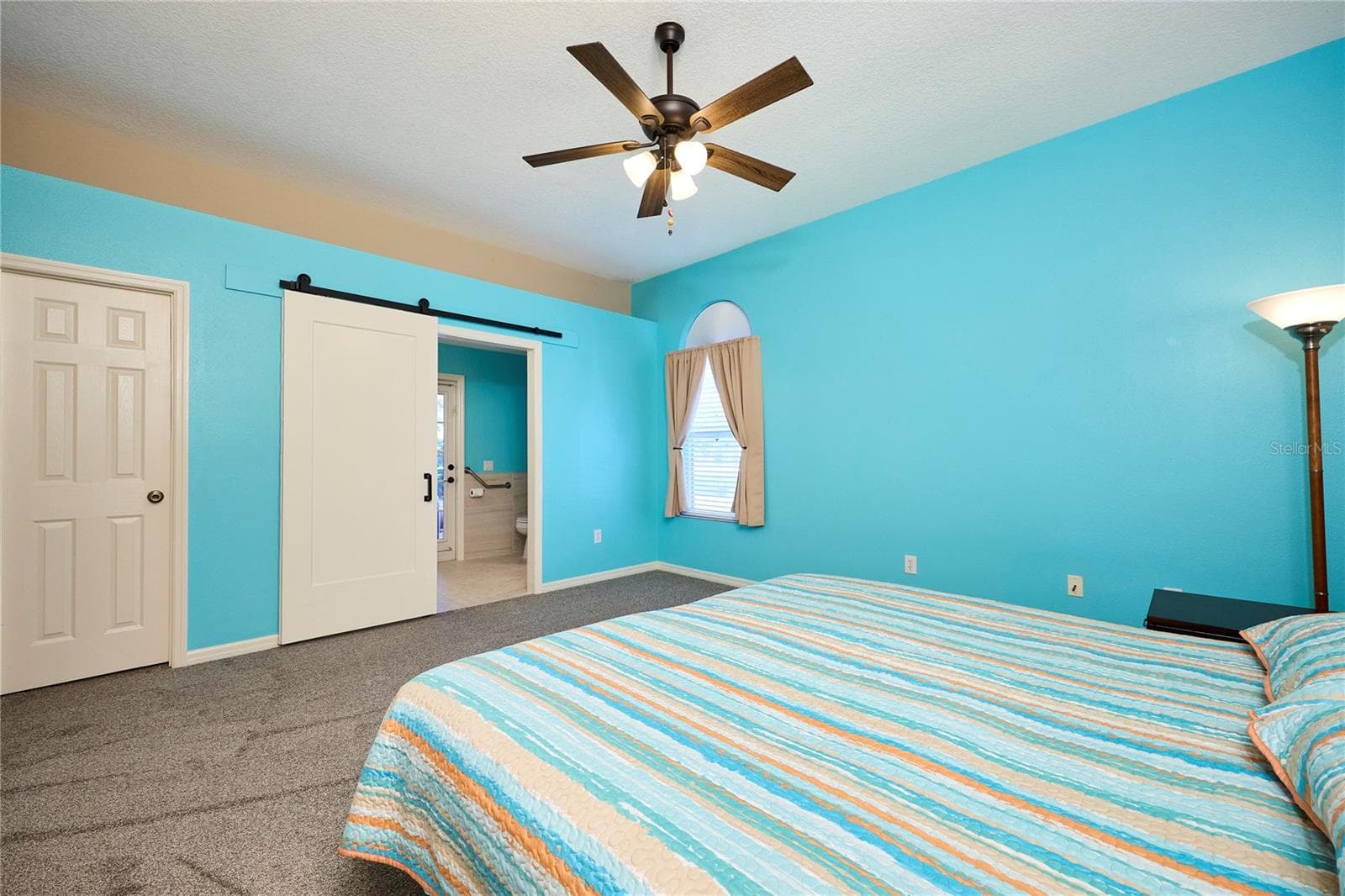 Single Family Residence at 18016 ROYAL FOREST DR, TAMPA, photo 50 of 71