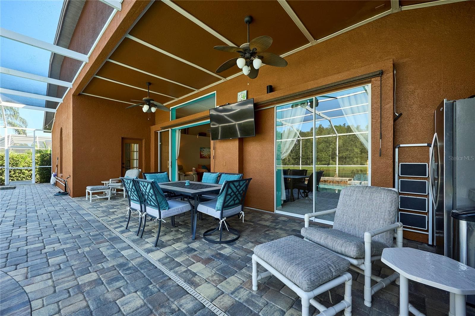 Single Family Residence at 18016 ROYAL FOREST DR, TAMPA, photo 60 of 71