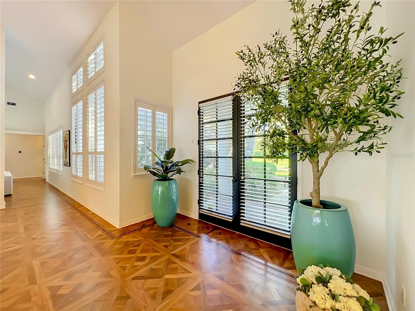 Single Family Residence at 972 OAKPOINT CIR, APOPKA, photo 15 of 102