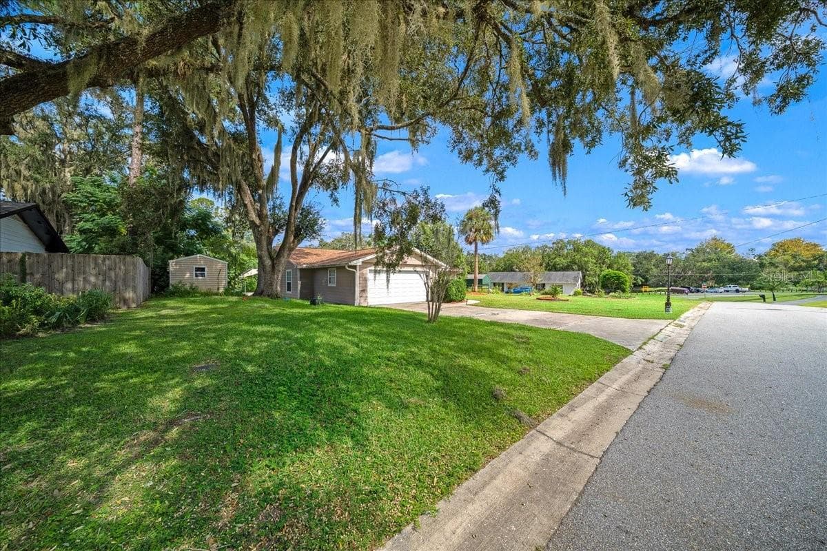 Single Family Residence at 1335 SE 18TH ST, OCALA, photo 9 of 54