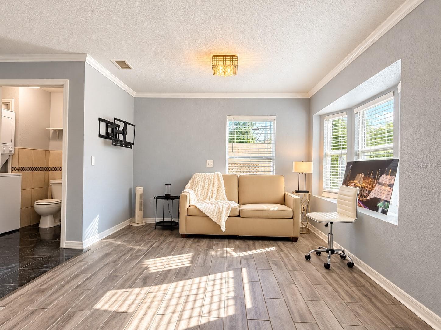 Living Room - 141 S HIAWASSEE RD, ORLANDO