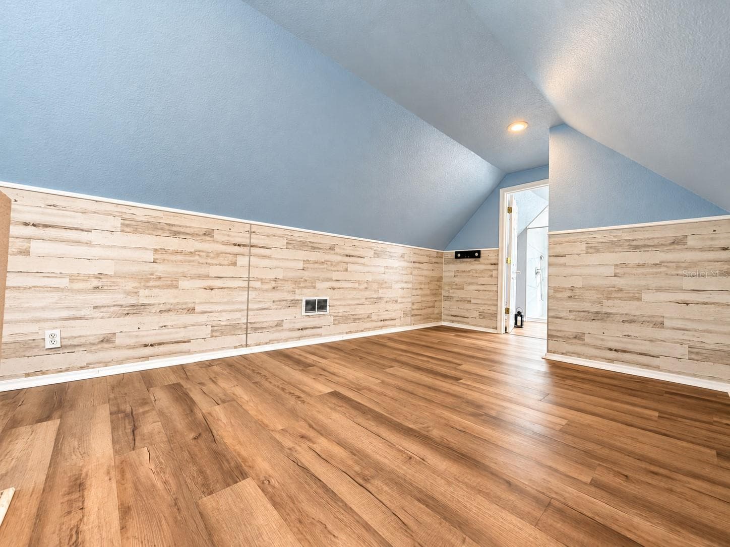 Attic Bedroom - 141 S HIAWASSEE RD, ORLANDO