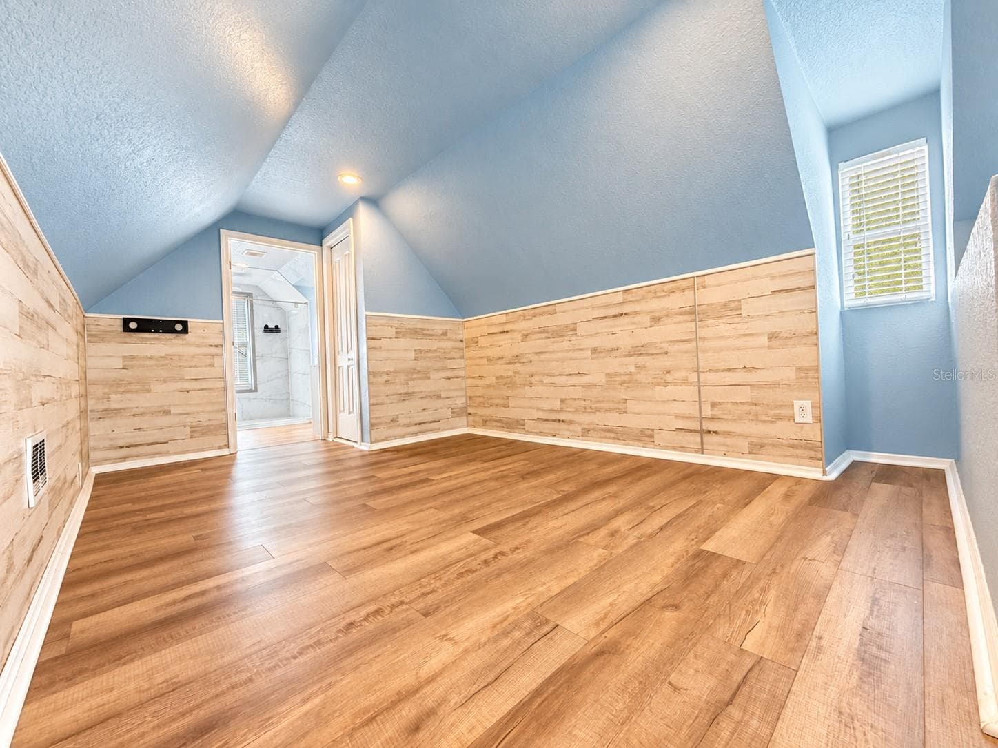 Attic Bedroom - 141 S HIAWASSEE RD, ORLANDO