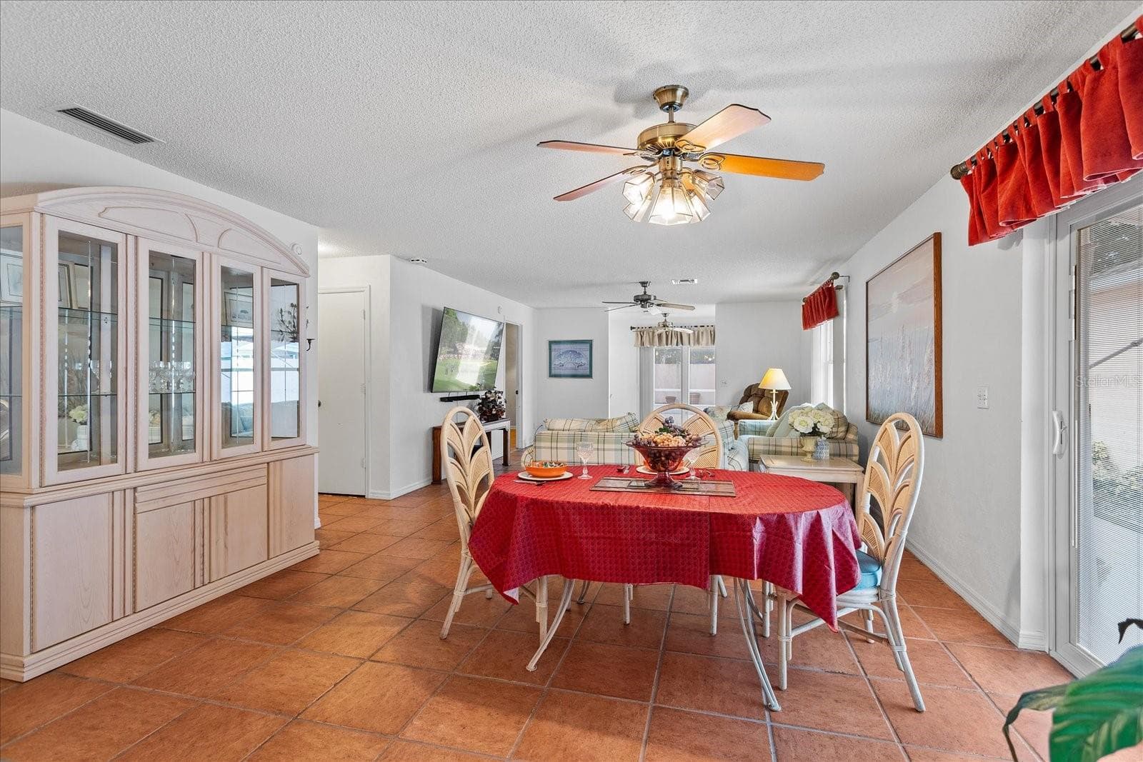 Villa at 952 AVALON AVE. AVE, THE VILLAGES, photo 7 of 27