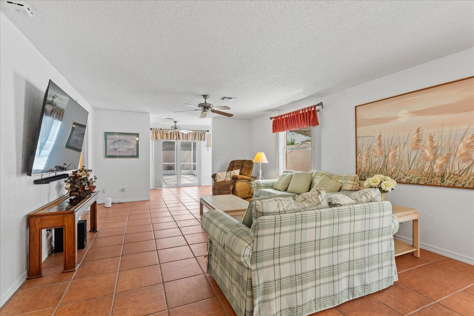 Villa at 952 AVALON AVE. AVE, THE VILLAGES, photo 8 of 27
