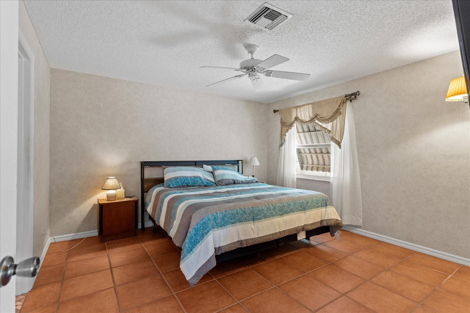 Villa at 952 AVALON AVE. AVE, THE VILLAGES, photo 14 of 27