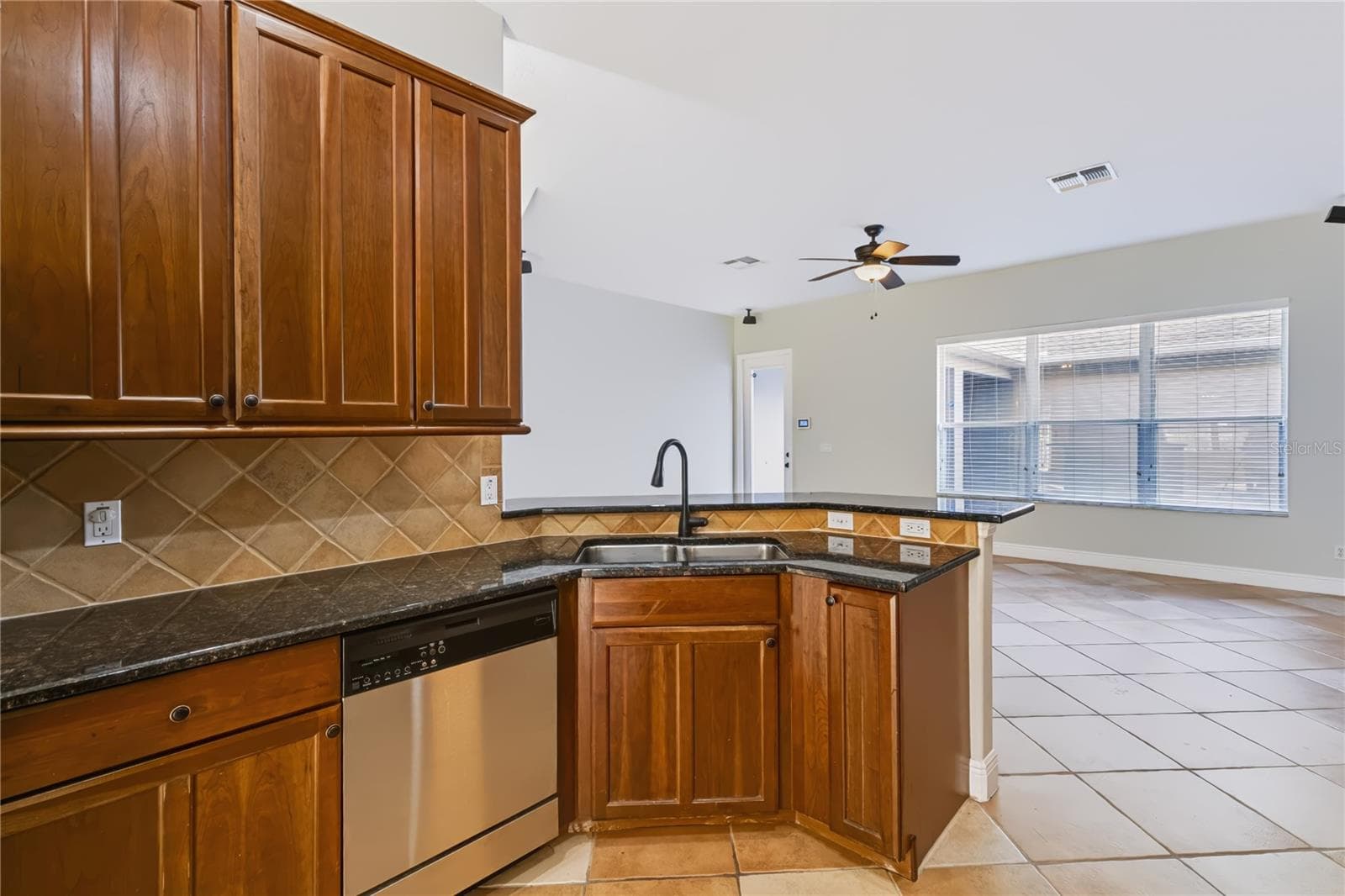 Kitchen - 1530 TALLY CIR, OVIEDO