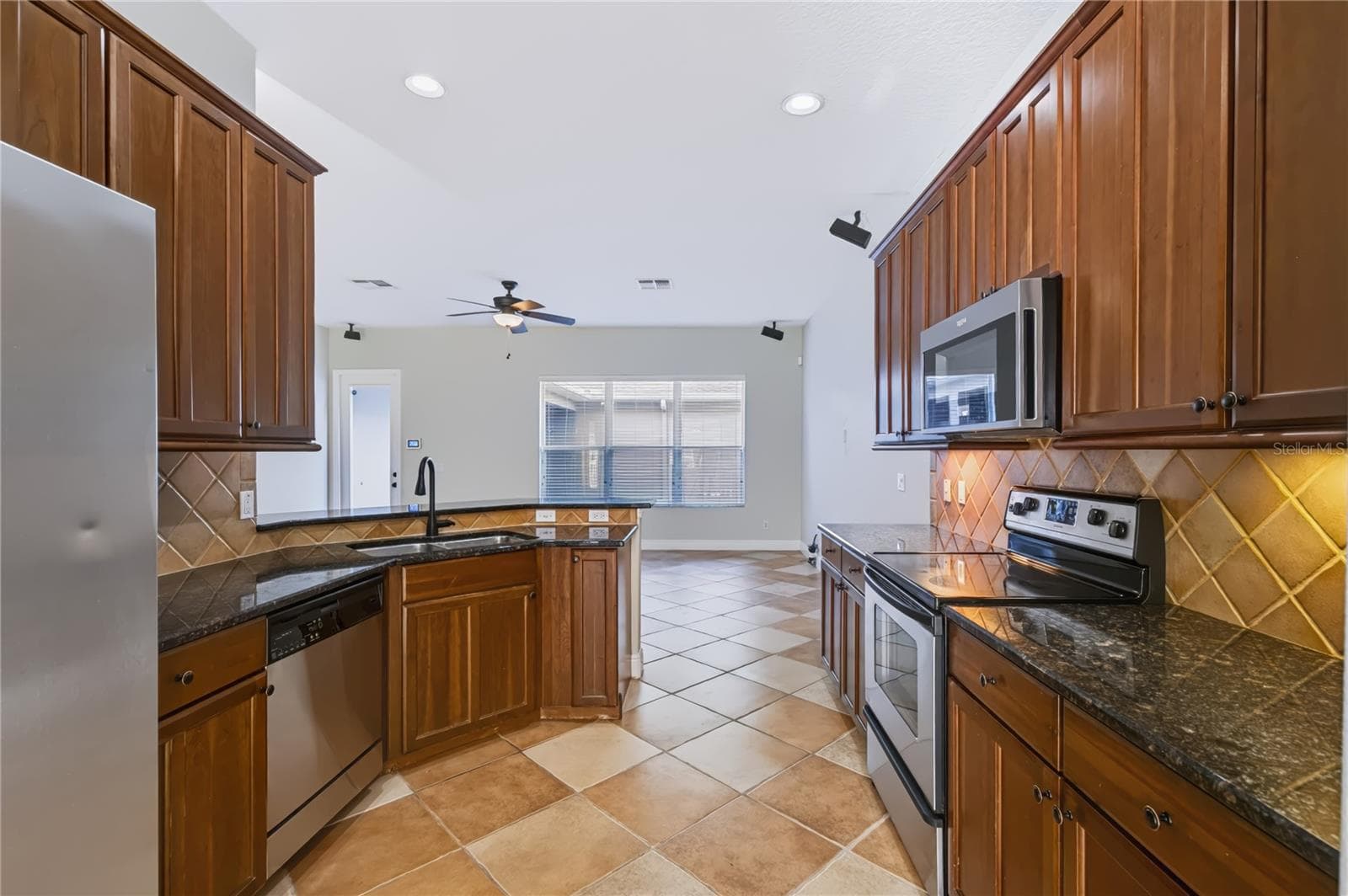 Kitchen - 1530 TALLY CIR, OVIEDO
