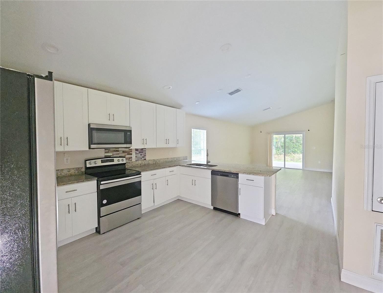 Single Family Residence at 1328 BURNLEY CT, KISSIMMEE, photo 12 of 27