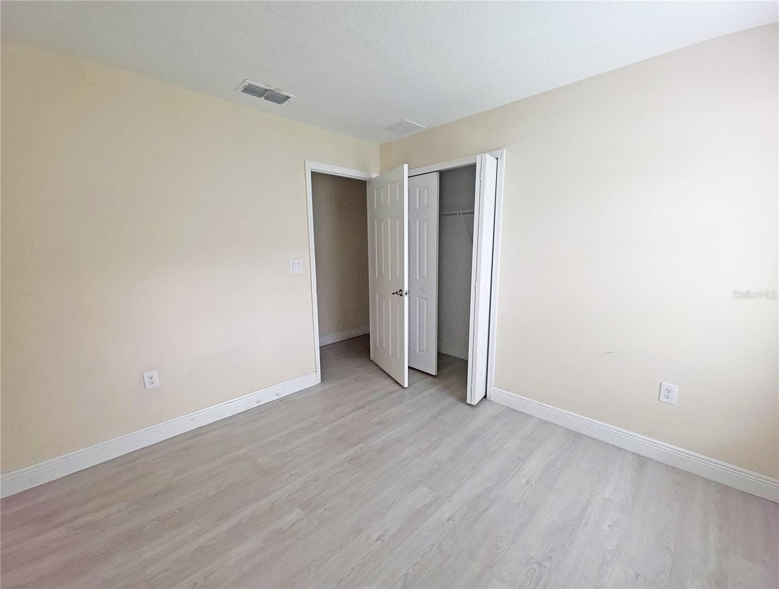 Single Family Residence at 1328 BURNLEY CT, KISSIMMEE, photo 18 of 27