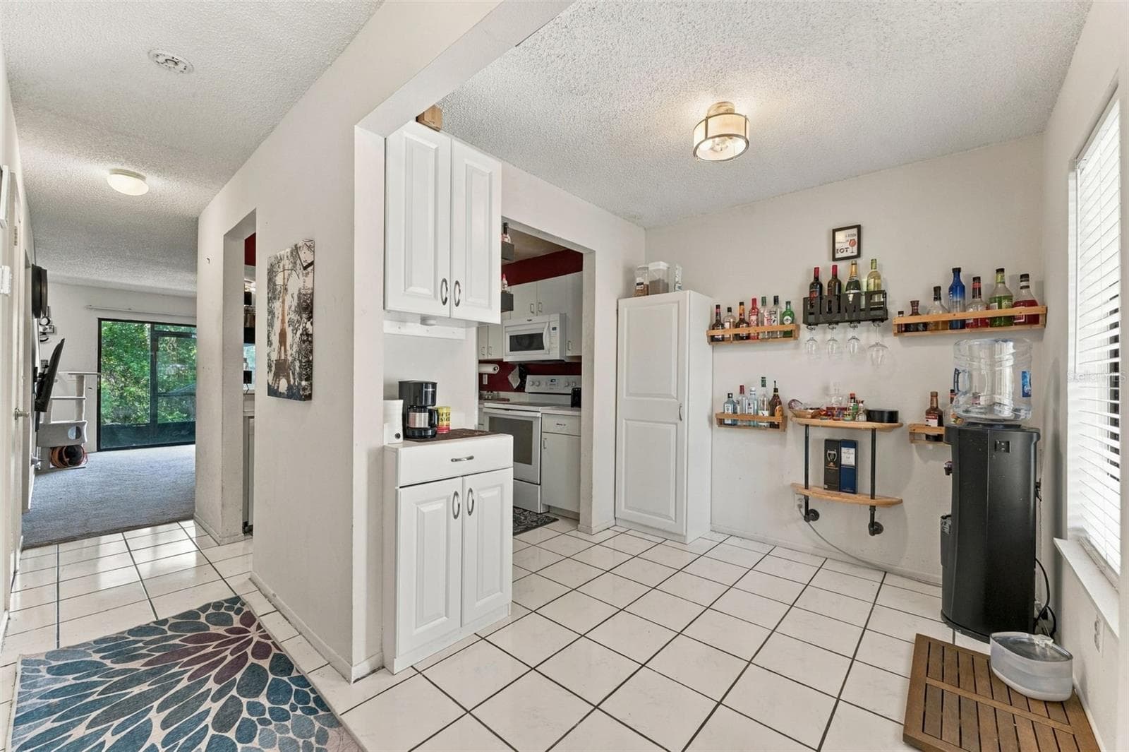 Single Family Residence at 1446 HIGHLAND RIDGE CIR, BRANDON, photo 5 of 28