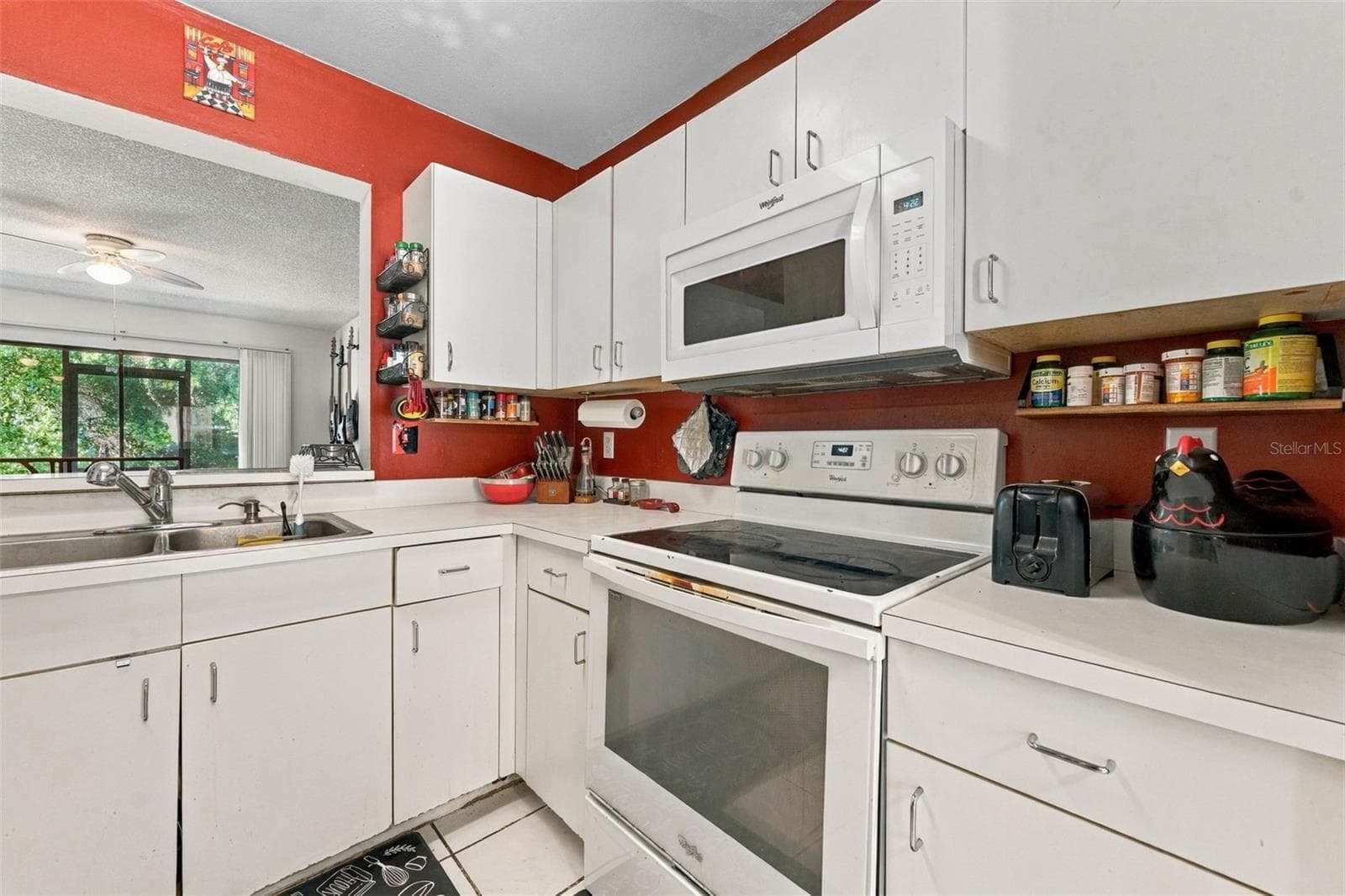 Single Family Residence at 1446 HIGHLAND RIDGE CIR, BRANDON, photo 6 of 28