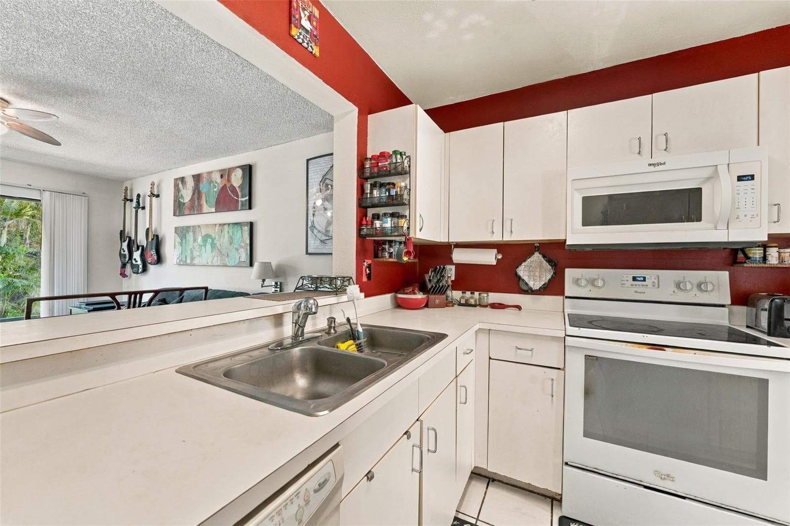Single Family Residence at 1446 HIGHLAND RIDGE CIR, BRANDON, photo 8 of 28