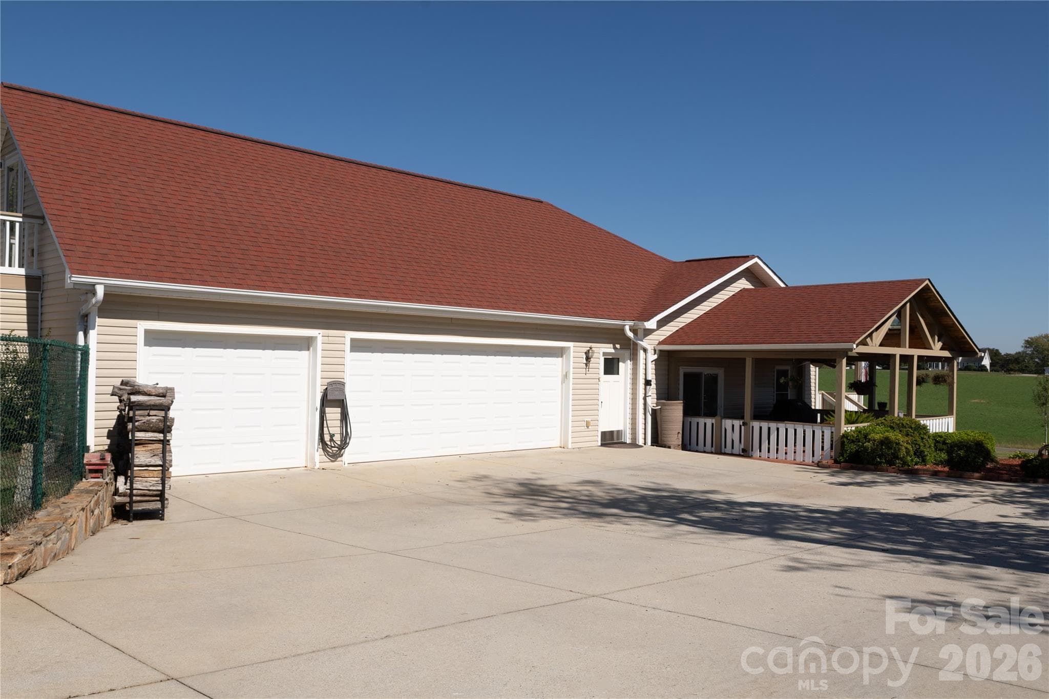 Single Family Residence at 4128 Icard Ridge Road, Hickory, photo 8 of 48