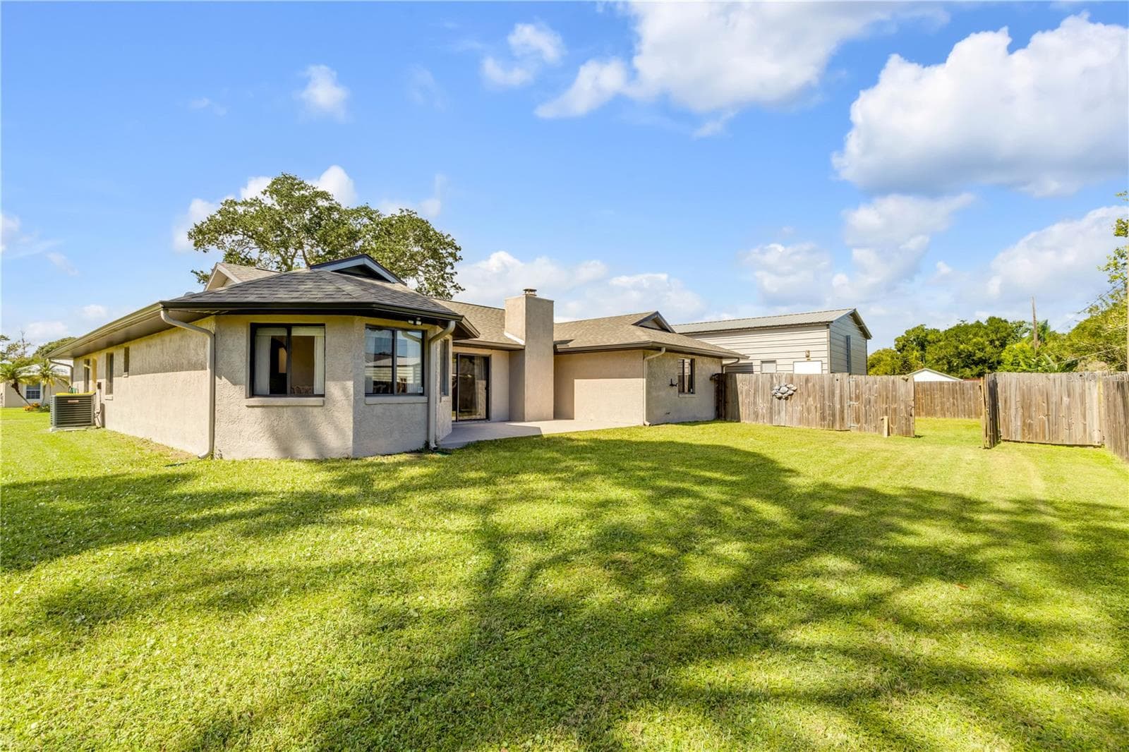 Single Family Residence at 2729 QUEEN PALM DR, EDGEWATER, photo 2 of 16