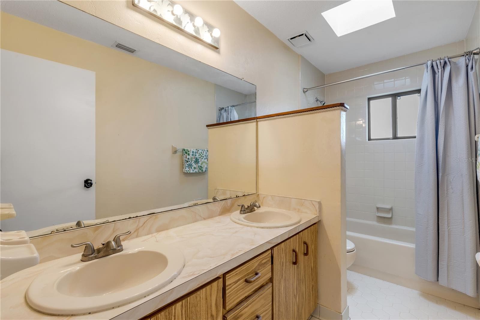 Single Family Residence at 2729 QUEEN PALM DR, EDGEWATER, photo 13 of 16