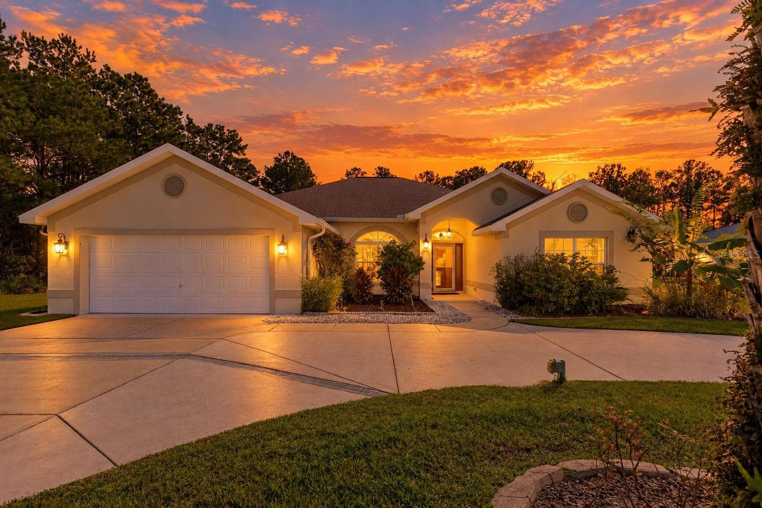 Single Family Residence at 19 SUNRISE CT, OCALA, photo 2 of 73