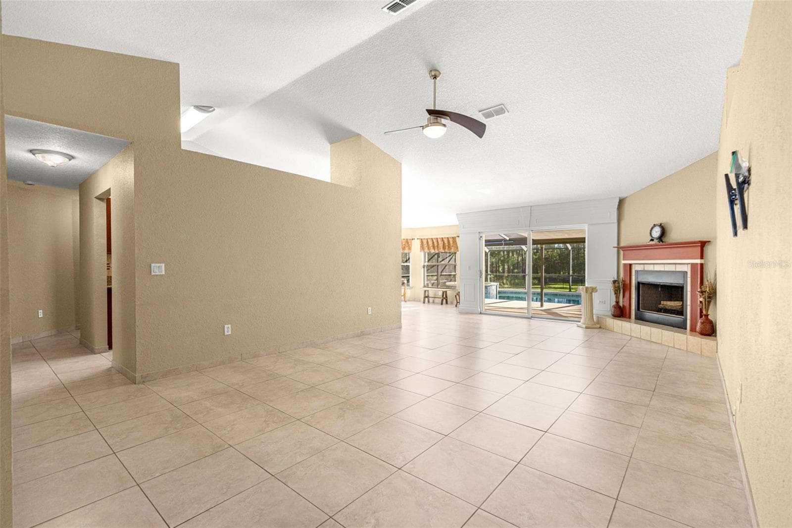 Single Family Residence at 19 SUNRISE CT, OCALA, photo 10 of 73