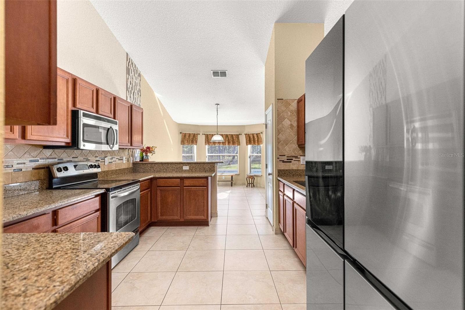 Single Family Residence at 19 SUNRISE CT, OCALA, photo 17 of 73