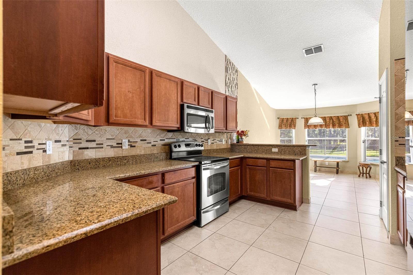 Single Family Residence at 19 SUNRISE CT, OCALA, photo 18 of 73