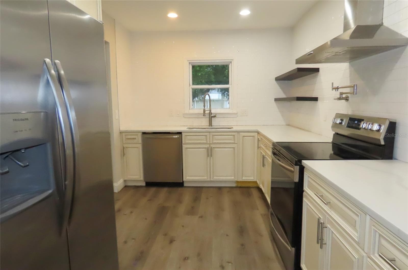 Single Family Residence at 101 N GLENWOOD AVE, CLEARWATER, photo 18 of 60