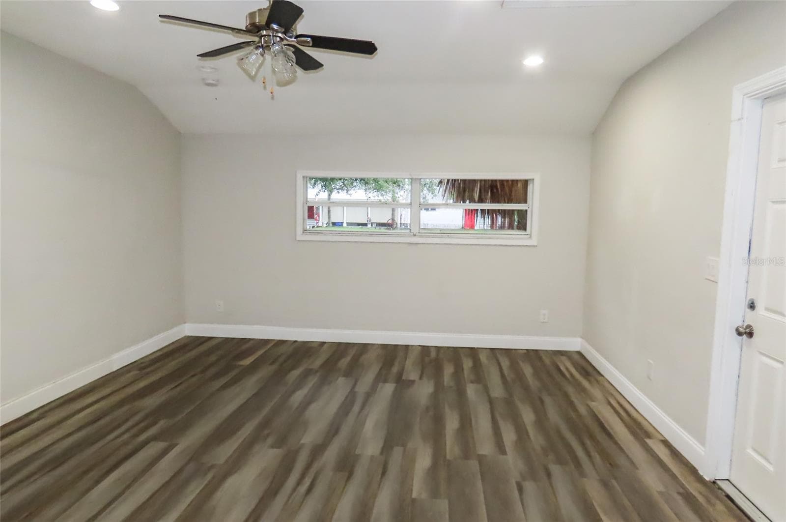 Single Family Residence at 101 N GLENWOOD AVE, CLEARWATER, photo 32 of 60