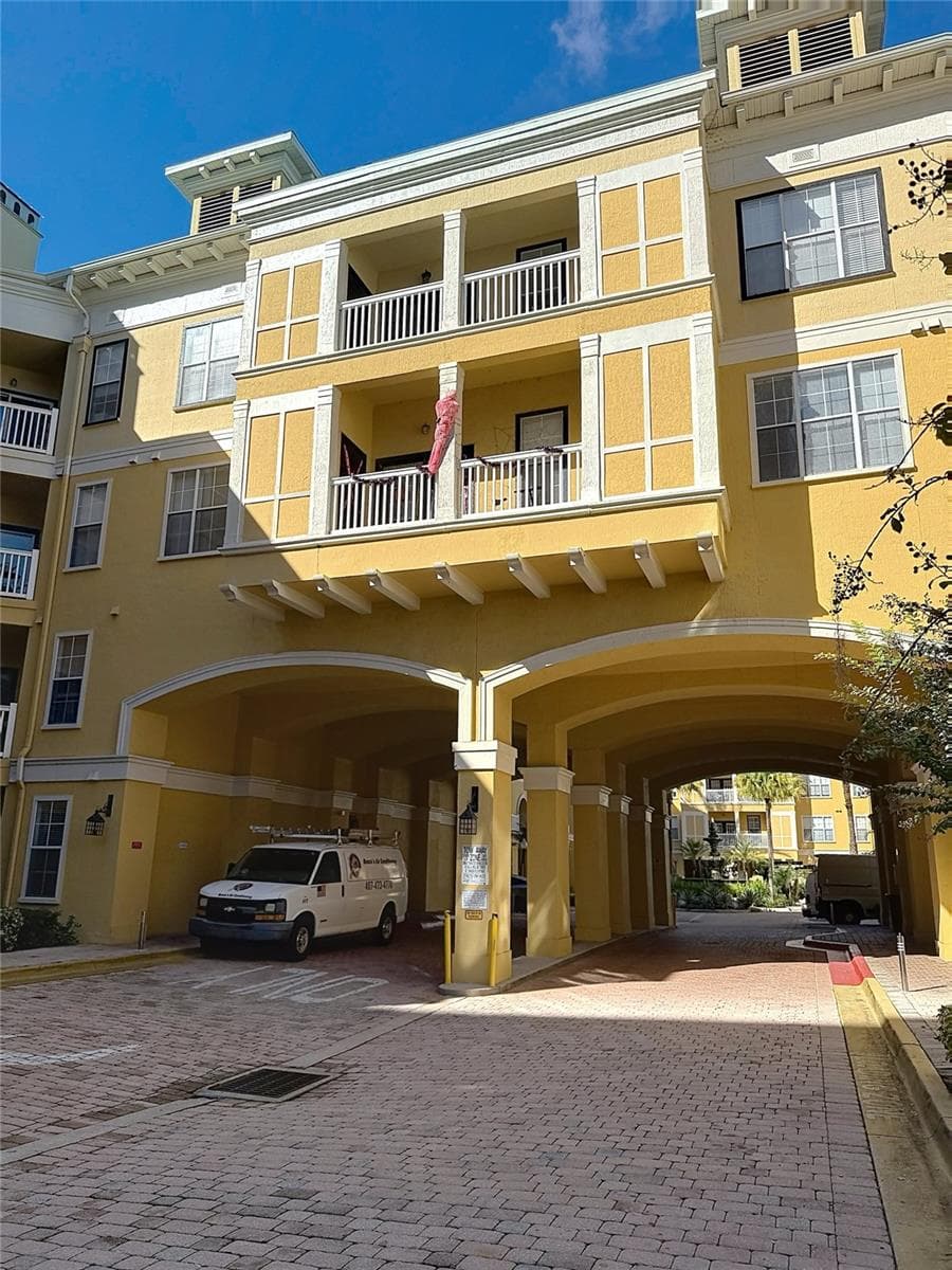 860 N ORANGE AVE #401