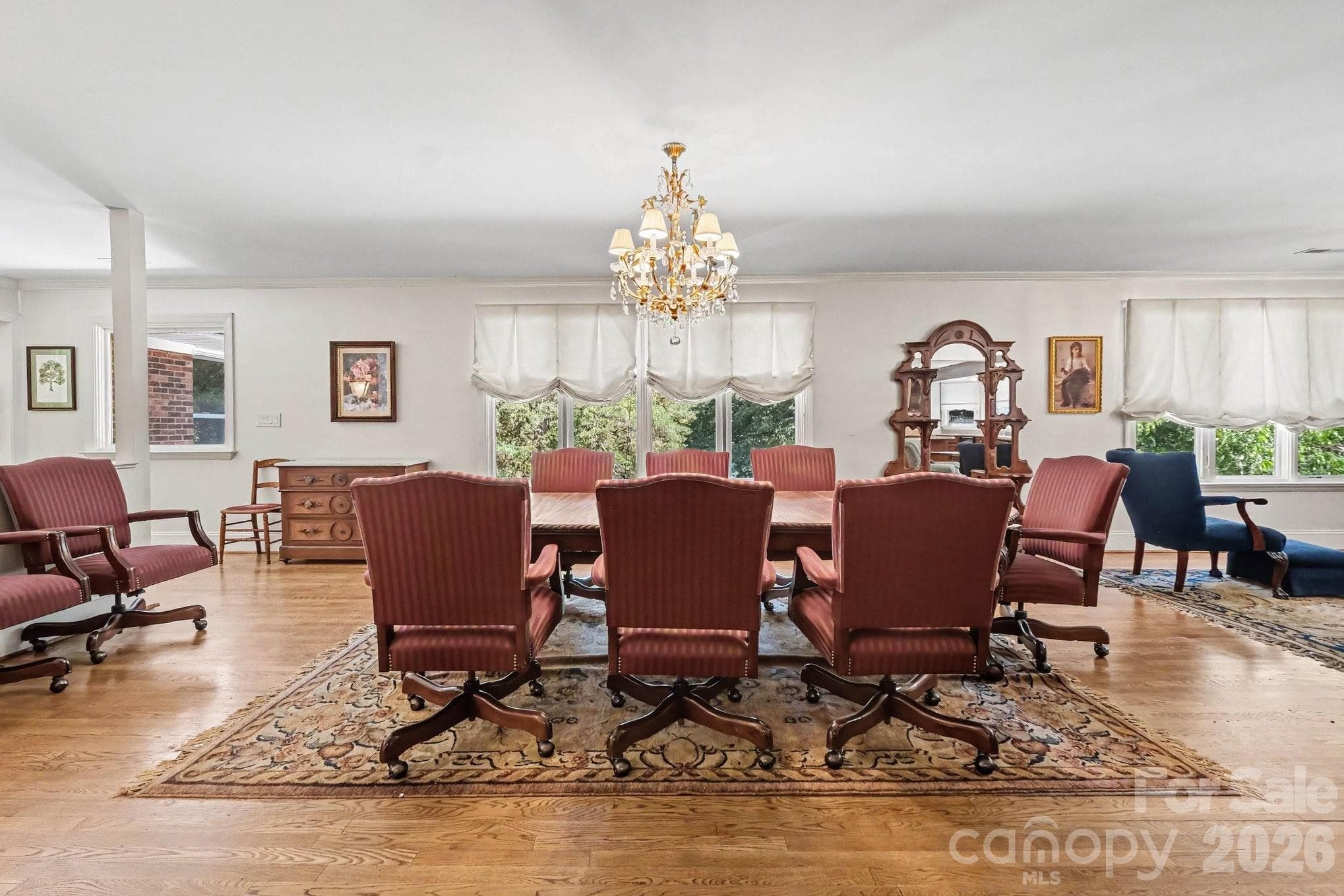 Heart of the home - massive 508 sq ft versatile family room - 746 Grandview Drive NE, Concord