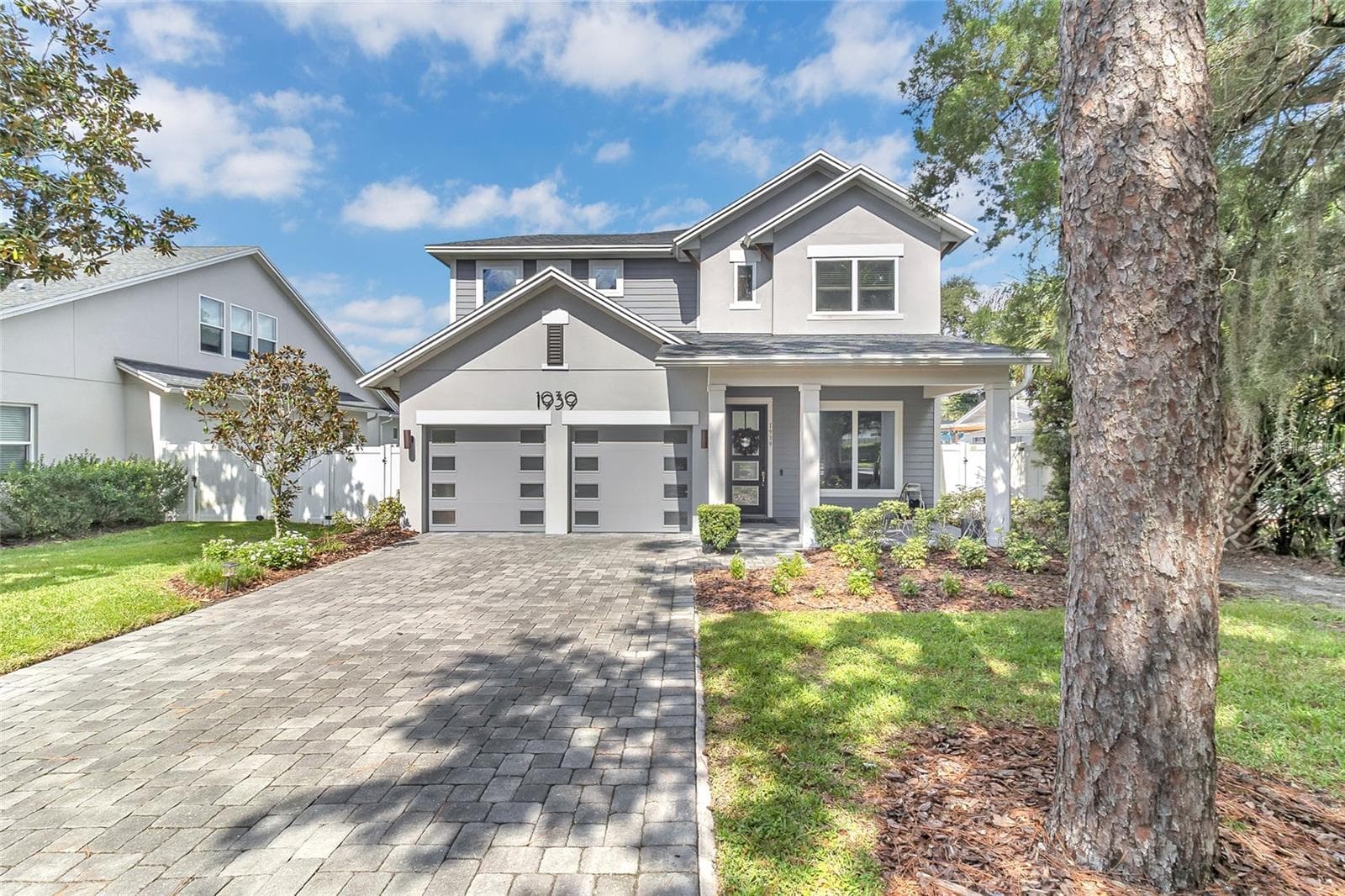 1939 WOODCREST DR